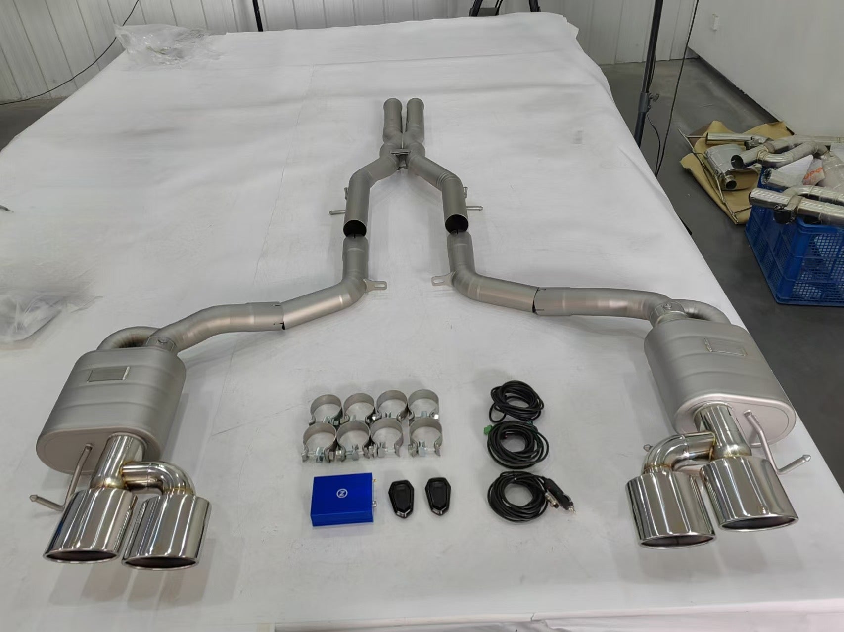 W204 C63 stainless / titanium Exhaust | Zefer Performance
