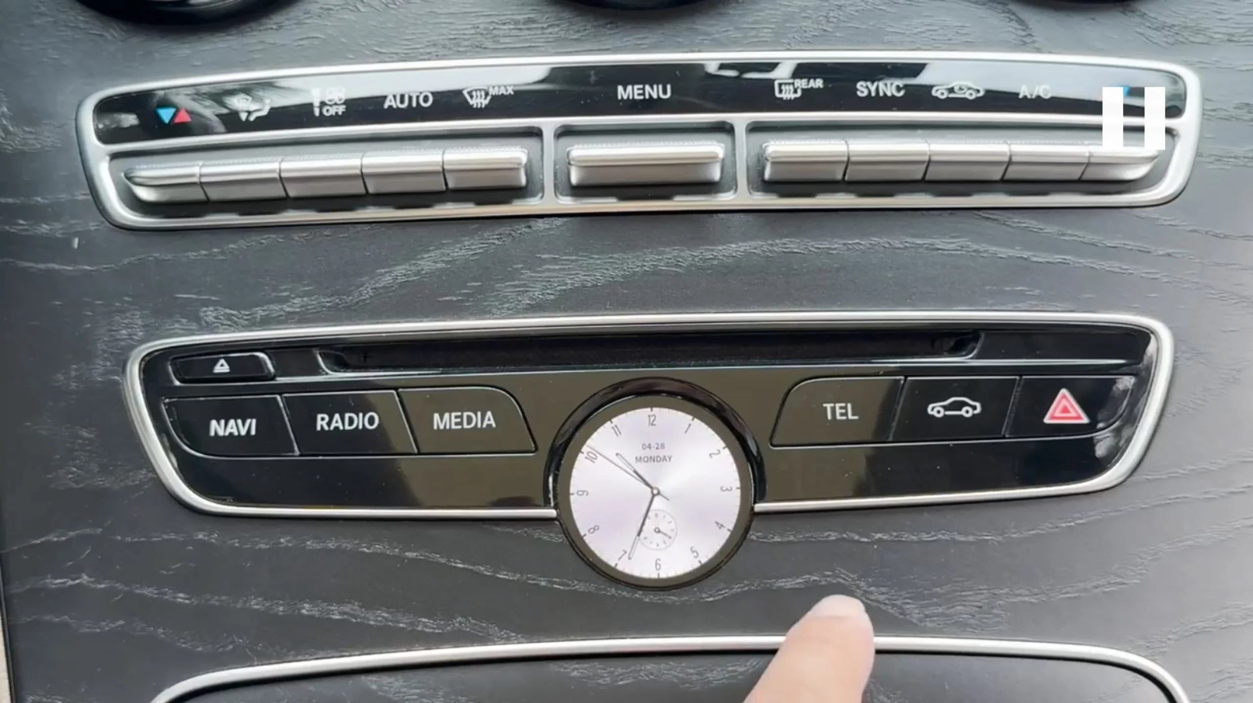Benz Smart Clock (Mercedes Benz)