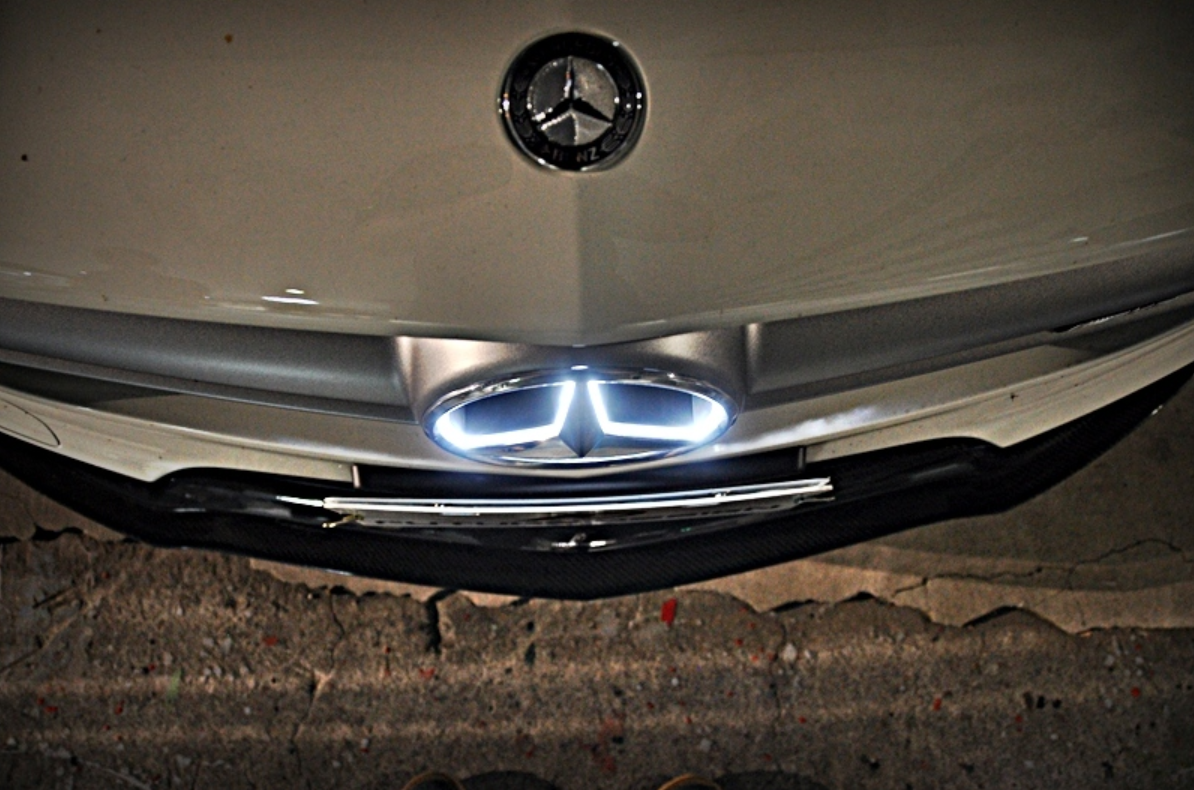 Future Design Car Led Emblem Badges Illuminated Star Front Car Light For Mercedes Benz A-Class C-Class CLA-Class